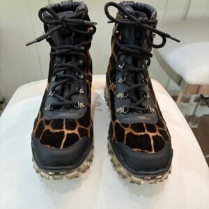 Moncler Helis Hiking Snow Boots Animal Print Size 38.5